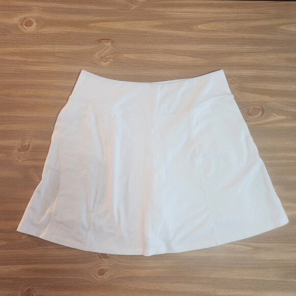 Wicked White Skort with Pockets Size Medium - Picture 1 of 11